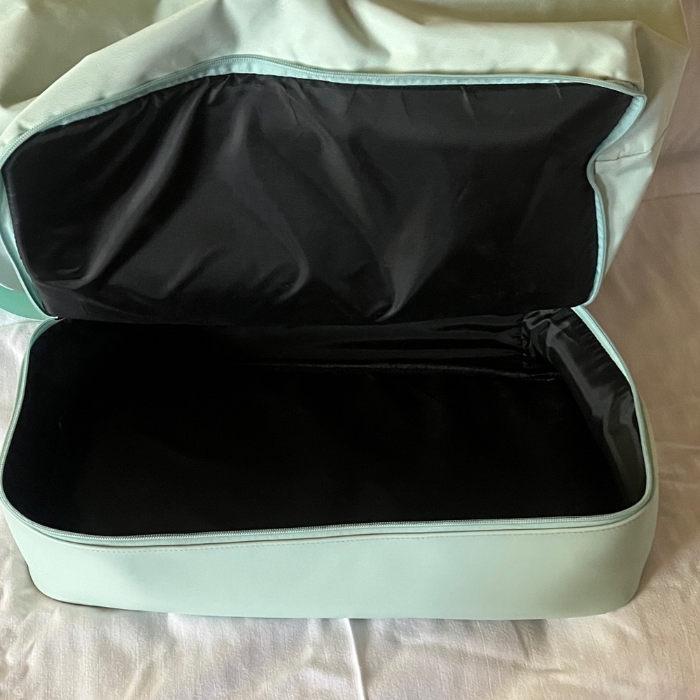 NOBL Weekender Bag in robins egg blue - very small scuff on one side - Picture 7 of 11